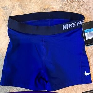 NWT nike pro size M